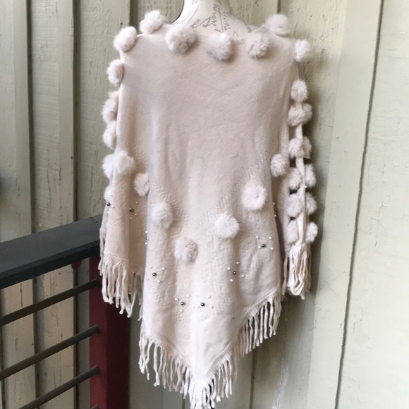 New! Pearl Pom Poncho - Picture 10 of 15
